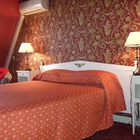 Maxim Opera Hotel